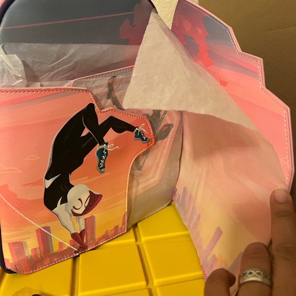 Marvel Spider-Man: Across the Spider-Verse Character Magnetic Fold Backpack - Picture 2 of 9